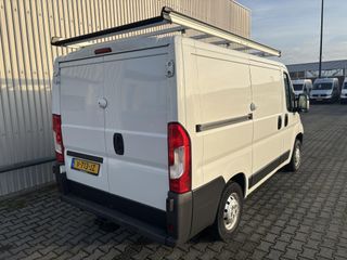 Voertuigafbeelding 6