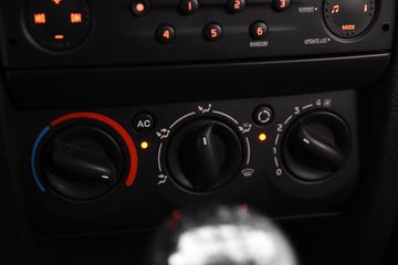 Voertuigafbeelding 9