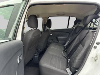 Voertuigafbeelding 12