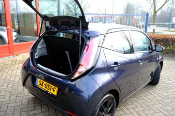 Voertuigafbeelding 8