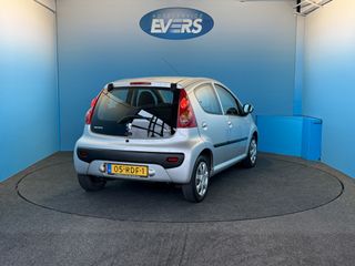 Voertuigafbeelding 13