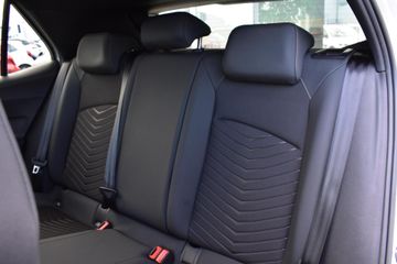 Voertuigafbeelding 8