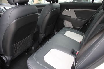 Voertuigafbeelding 13