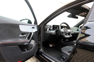 Voertuigafbeelding 12