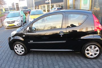 Voertuigafbeelding 8