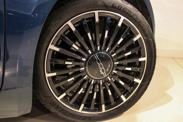 Voertuigafbeelding 6