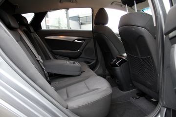 Voertuigafbeelding 12