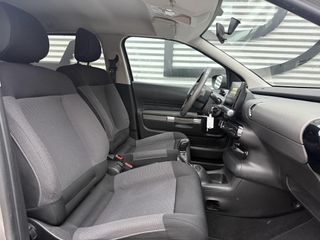 Voertuigafbeelding 8