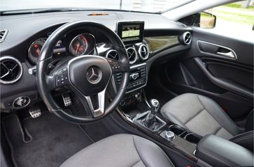 Voertuigafbeelding 9