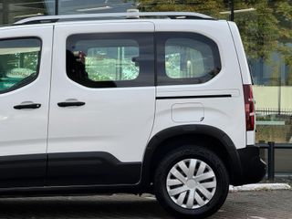 Voertuigafbeelding 13