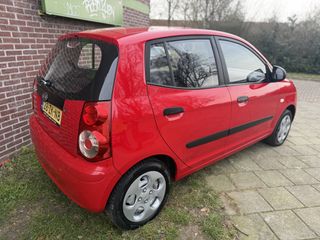 Voertuigafbeelding 6