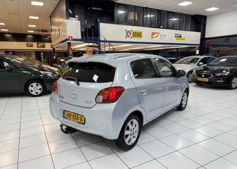 Voertuigafbeelding 12