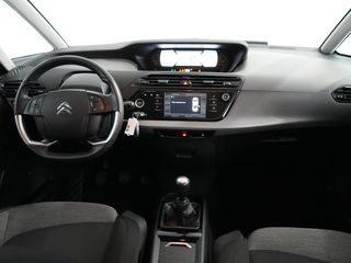 Voertuigafbeelding 6