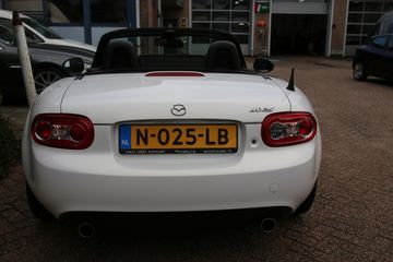 Voertuigafbeelding 6