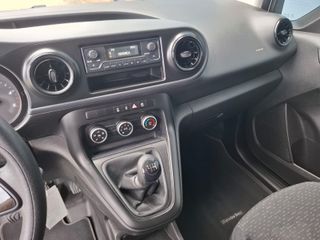 Voertuigafbeelding 19