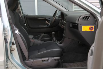 Voertuigafbeelding 6