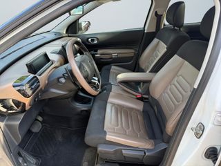 Voertuigafbeelding 16