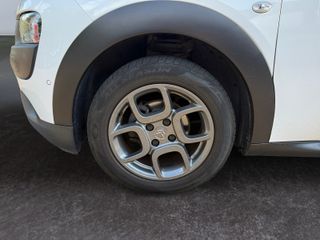 Voertuigafbeelding 8