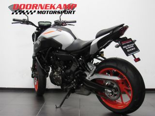 Voertuigafbeelding 4