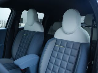 Voertuigafbeelding 12