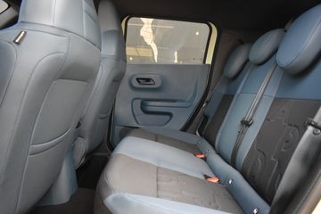 Voertuigafbeelding 7