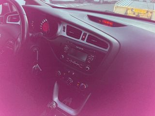 Voertuigafbeelding 4