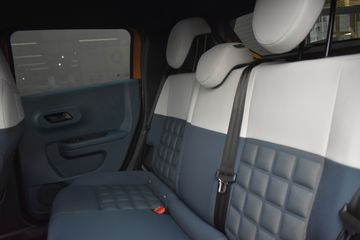 Voertuigafbeelding 10