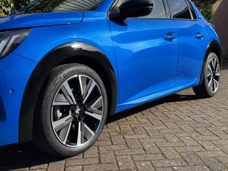 Voertuigafbeelding 8