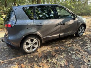 Voertuigafbeelding 8