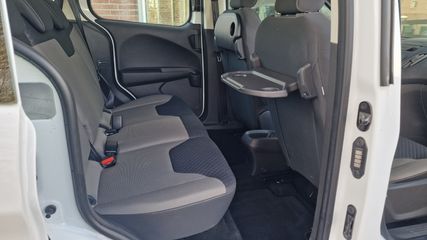 Voertuigafbeelding 4