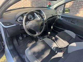 Voertuigafbeelding 6