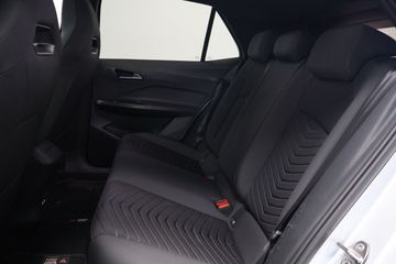 Voertuigafbeelding 6