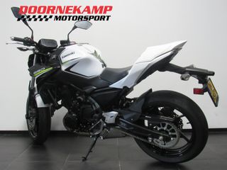 Voertuigafbeelding 4