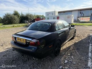 Voertuigafbeelding 3