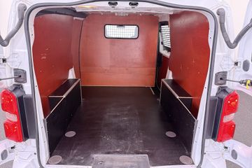 Voertuigafbeelding 11