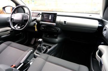 Voertuigafbeelding 4