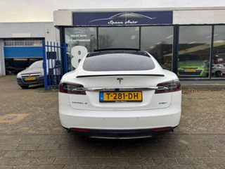 Voertuigafbeelding 12