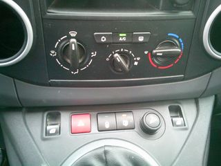 Voertuigafbeelding 12