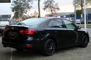 Voertuigafbeelding 4