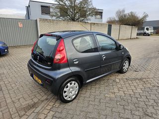 Voertuigafbeelding 4