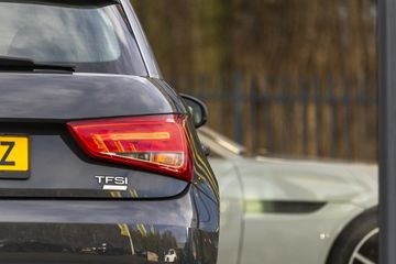 Voertuigafbeelding 6