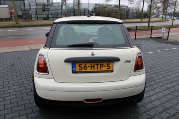 Voertuigafbeelding 6