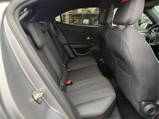 Voertuigafbeelding 8