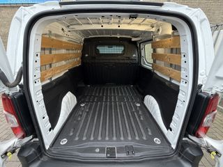 Voertuigafbeelding 12