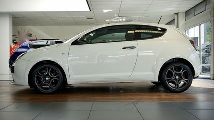 Voertuigafbeelding 6