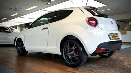 Voertuigafbeelding 8