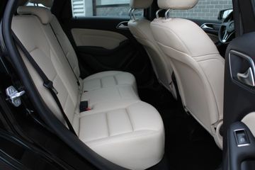 Voertuigafbeelding 10