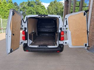 Voertuigafbeelding 9