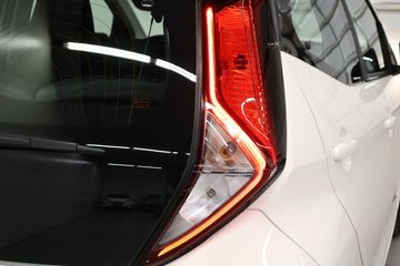 Voertuigafbeelding 10