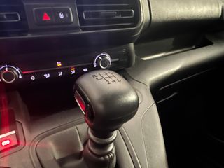 Voertuigafbeelding 14